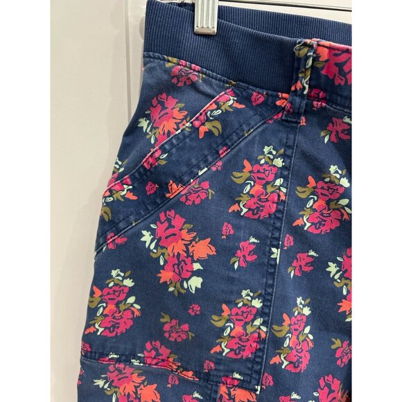 Lee Womens Relaxed Fit Mid Rise Floral Navy Capri Pants Sz M - Picture 4 of 10